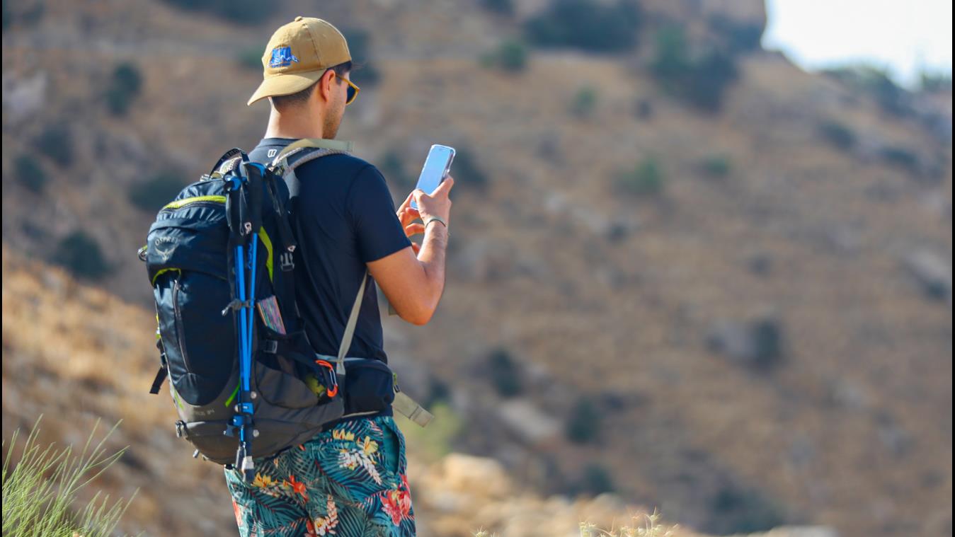 Can I Use My Phone in Jordan? Wi-Fi, SIMs & Internet Access